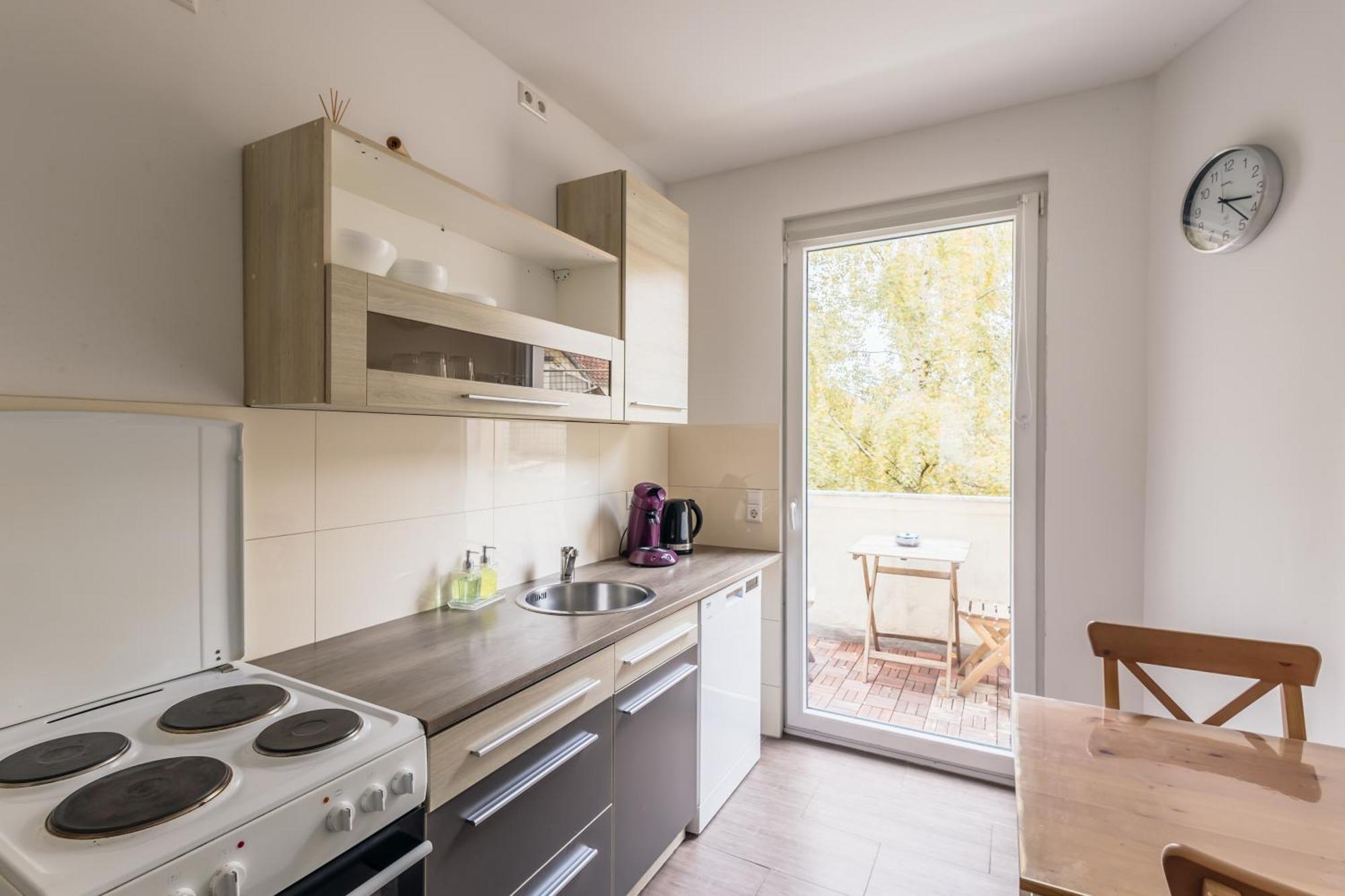 Centrally Located 2-Room Apartment ハノーファー 部屋 写真